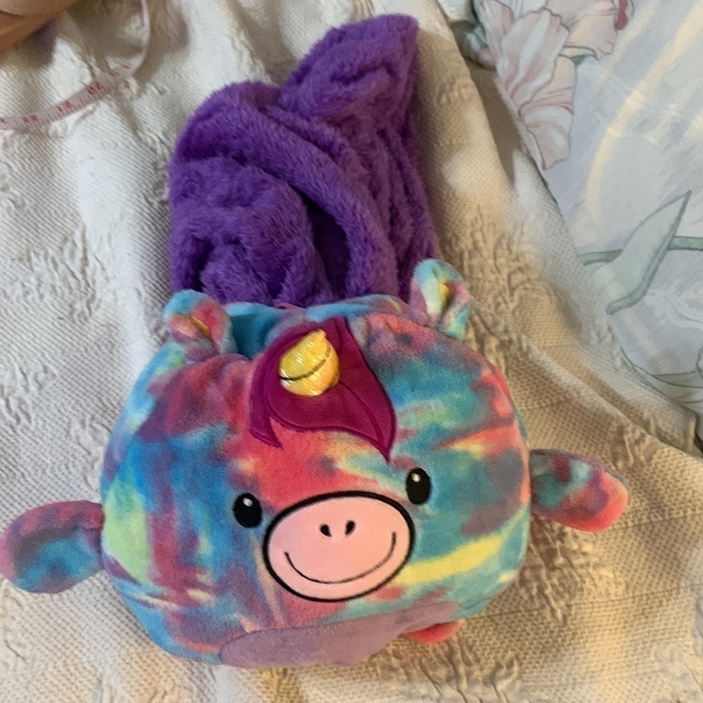 Stuffy with a surprise,💥it hides a hoodie - Picture 3 of 13